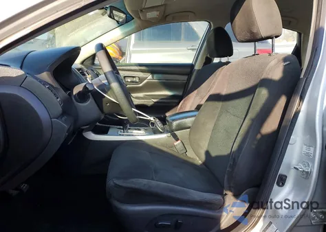 2015 Nissan Altima 2.5 z USA, uszkodzony, nr VIN 1N4AL3AP6FC298849